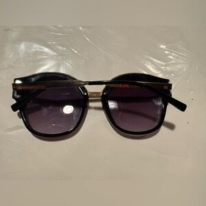 Elegant Black Sunglasses